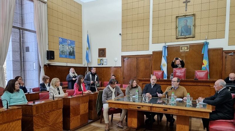 HCD ADULTOS Y VEJEZ