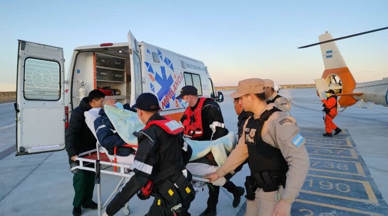 prefectura rescato a pescador mar