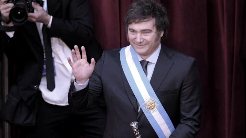MIlei-asume-la-presidencia