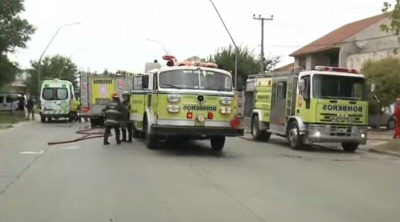 Bomberos - incendio fortunato de la plaza