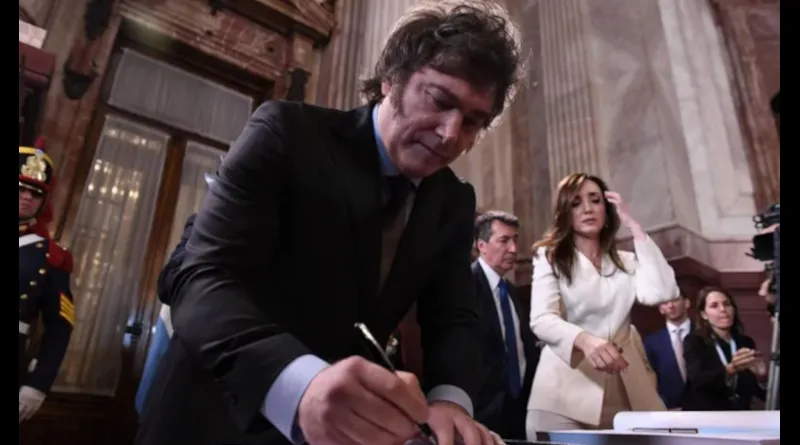 Decreto presidencial Milei