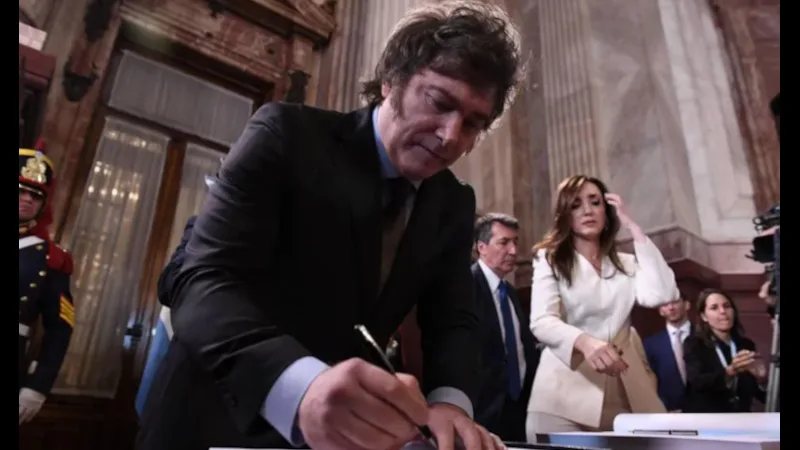 Decreto presidencial Milei