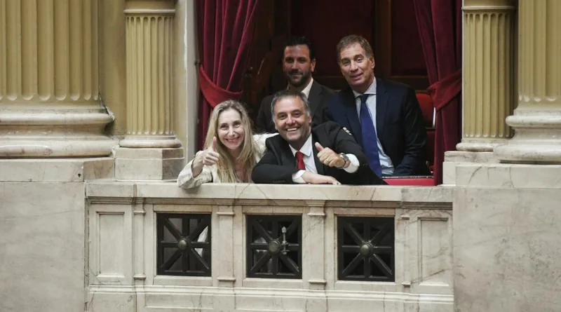 aprobación reforma laboral - Karina MIlei Adorni Santili