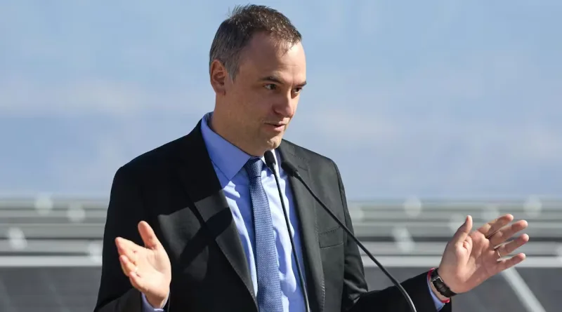 JEFE DE GABINETE DE MILEI ADORNI
