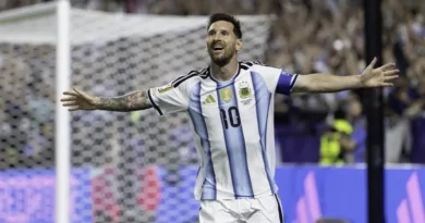 Debut ideal: con un «hat-trick» de Lionel Messi, la Selección Argentina goleó a Argelia en el estreno del Mundial messi festeja su gol vs argelia