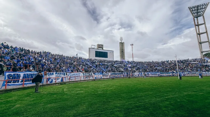 Buena convocatoria de Alvarado de local